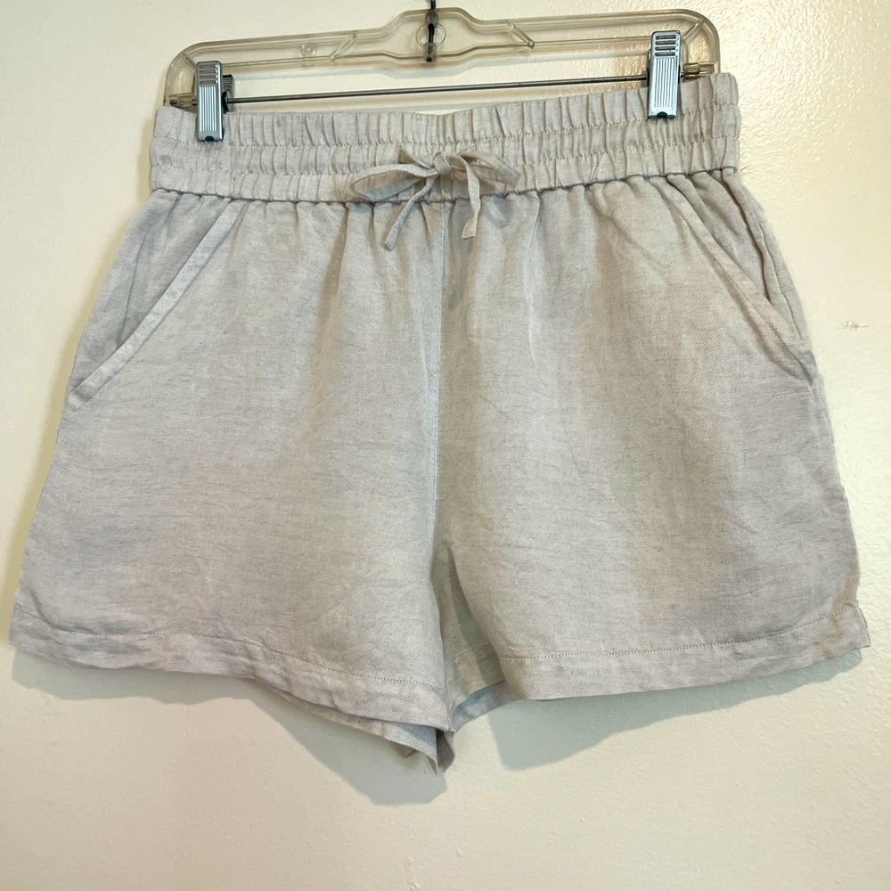 Beige shorts